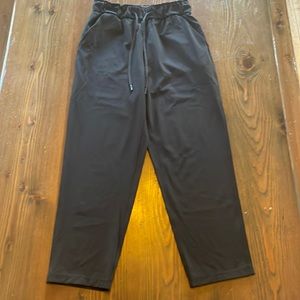 Lululemon high rise crop size 4